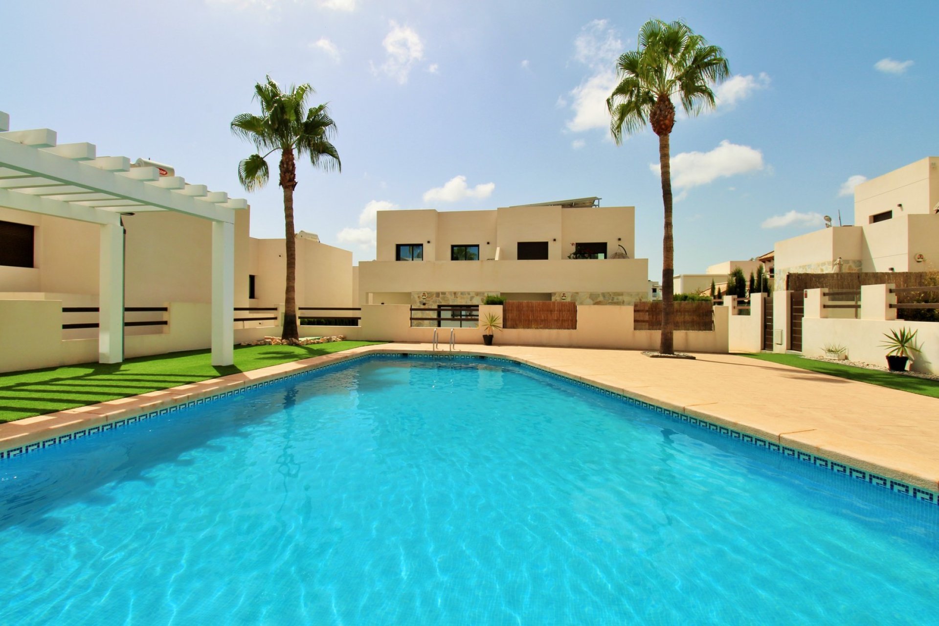 Resale - Villa / House - Orihuela Costa - PAU 8