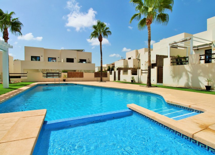 Resale - Villa / House - Orihuela Costa - PAU 8