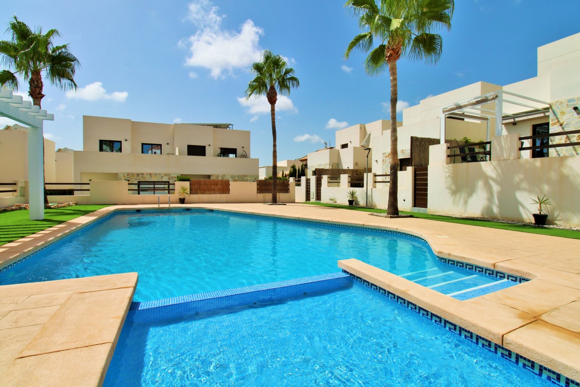 Resale - Villa / House - Orihuela Costa - PAU 8