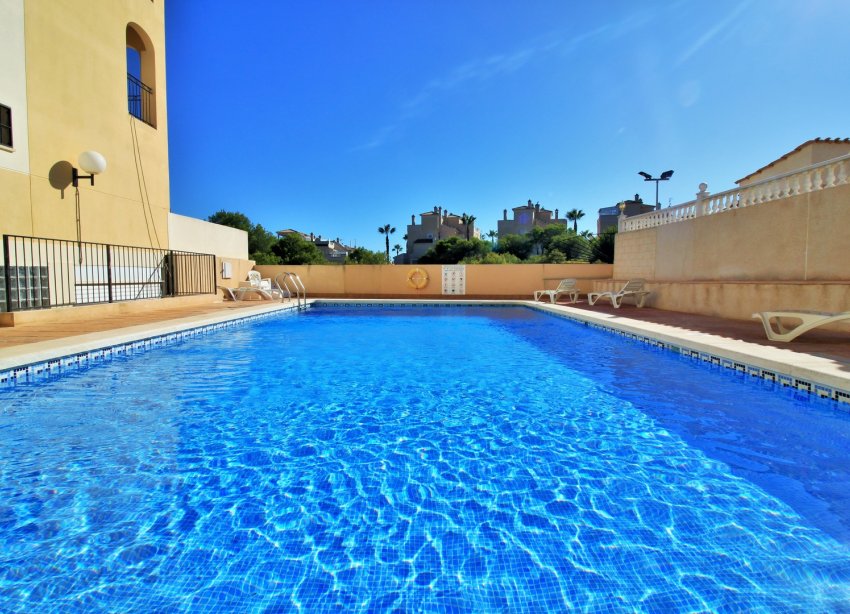 Resale - Villa / House - Orihuela Costa - Playa Flamenca