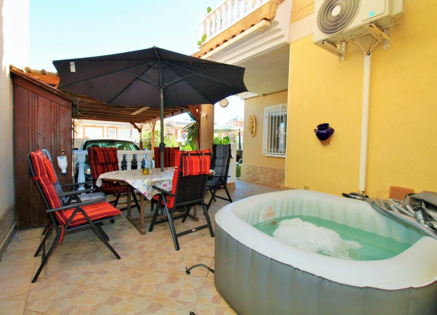 Resale - Villa / House - Orihuela Costa - Playa Flamenca