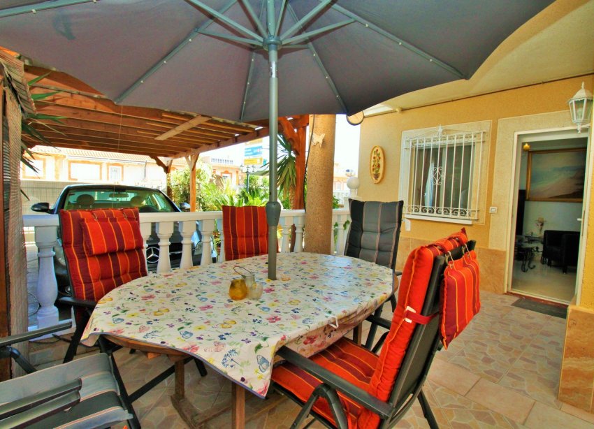 Resale - Villa / House - Orihuela Costa - Playa Flamenca