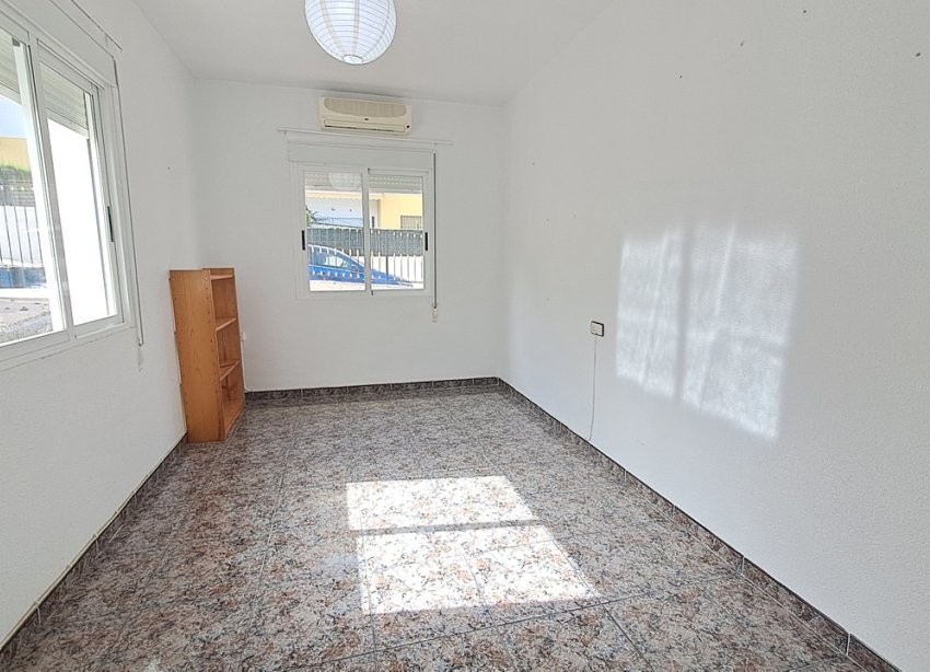 Resale - Villa / House - Orihuela Costa - Villamartín