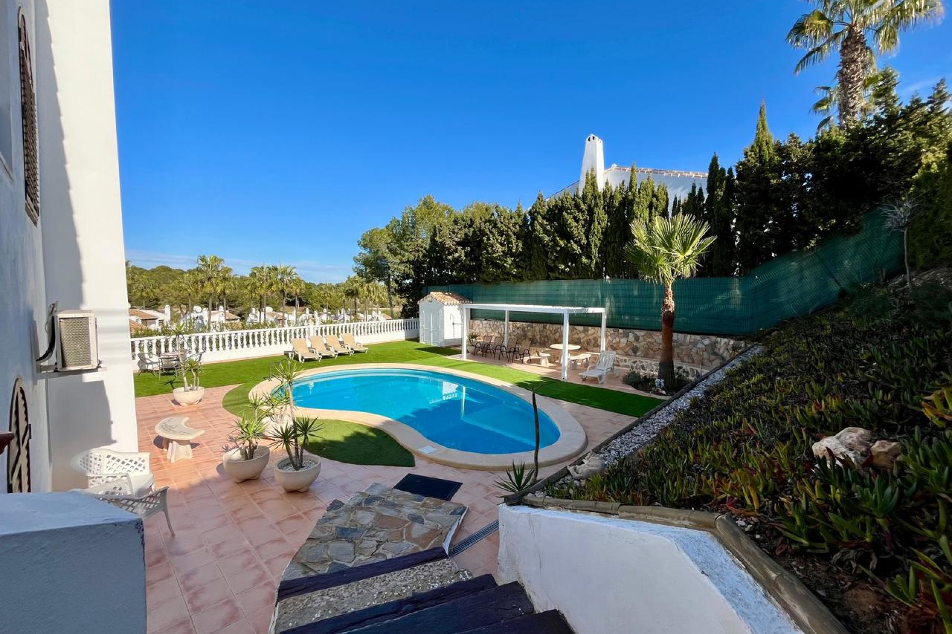 Resale - Villa / House - Orihuela Costa - Villamartín