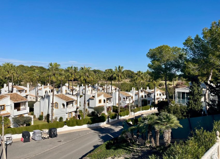 Resale - Villa / House - Orihuela Costa - Villamartín