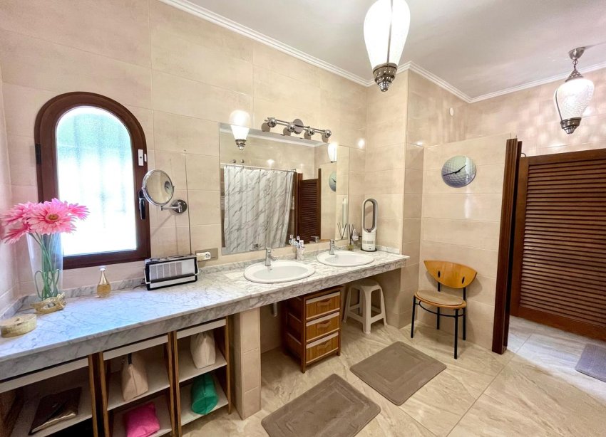 Resale - Villa / House - Orihuela Costa - Villamartín