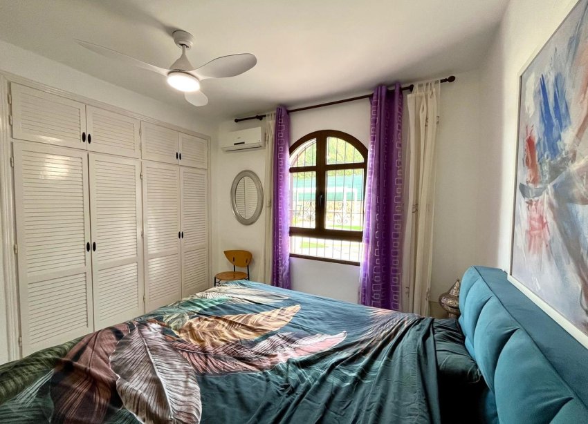 Resale - Villa / House - Orihuela Costa - Villamartín