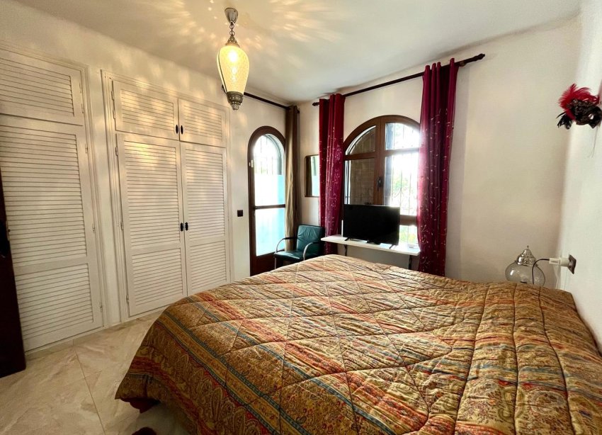 Resale - Villa / House - Orihuela Costa - Villamartín