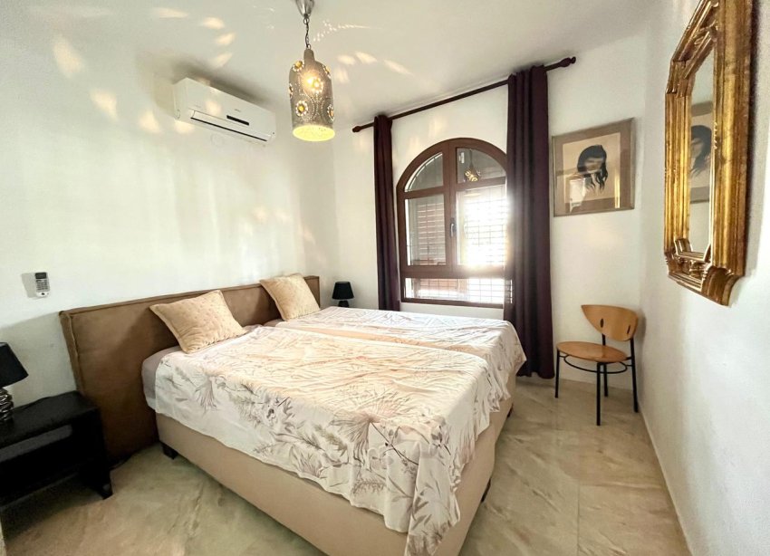 Resale - Villa / House - Orihuela Costa - Villamartín