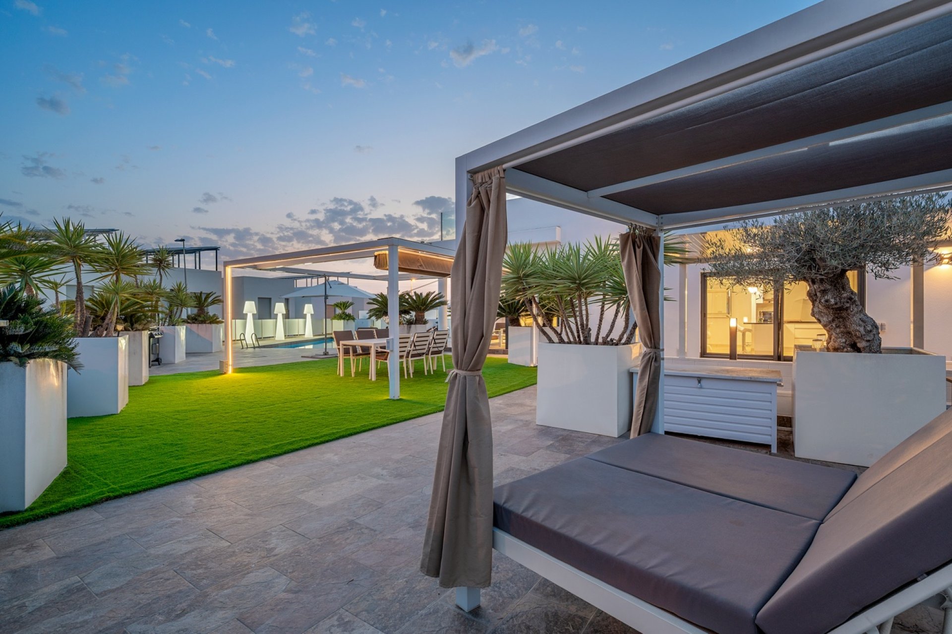 Resale - Villa / House - Orihuela Costa - Villamartín
