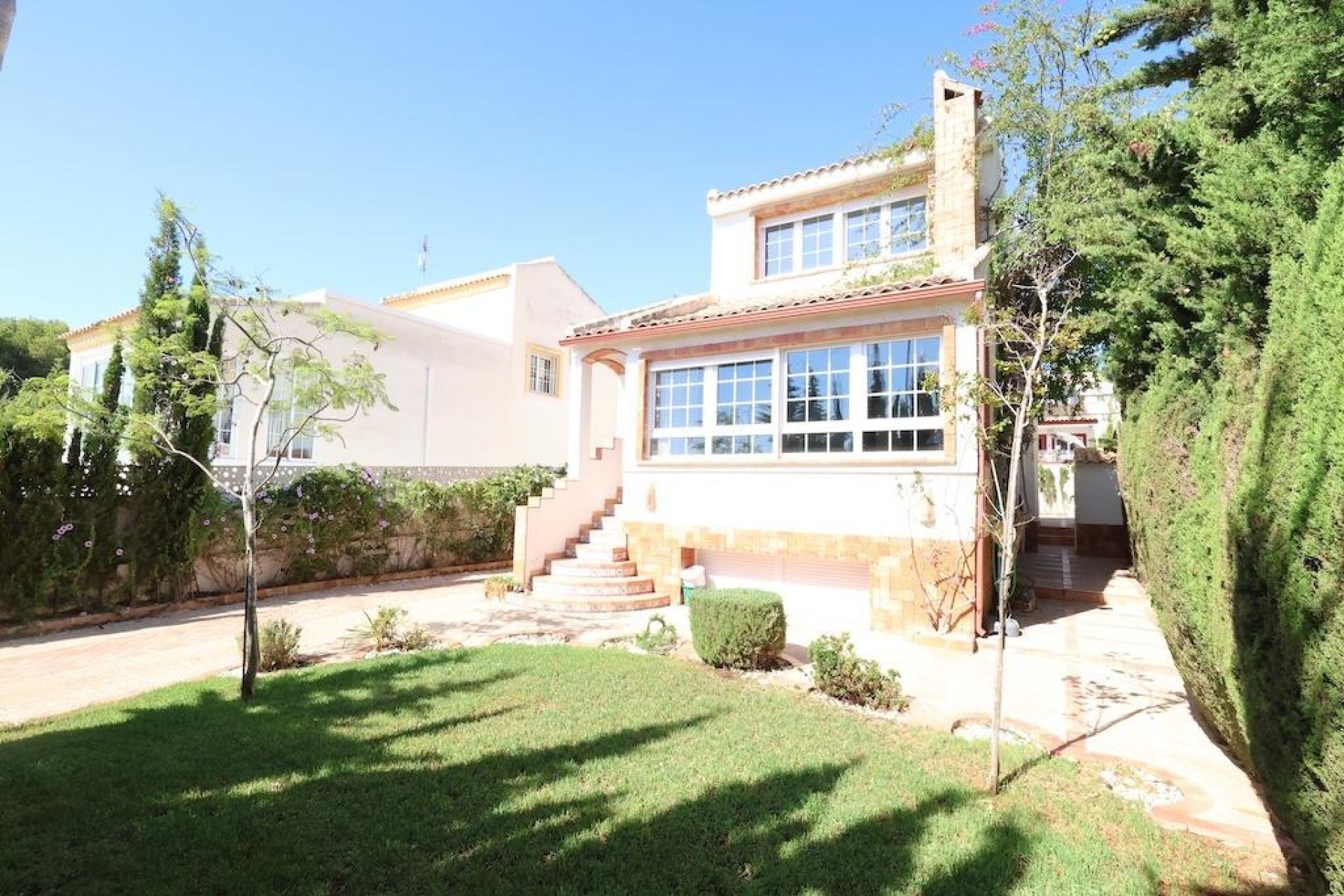 Resale - Villa / House - Orihuela Costa - Villamartín
