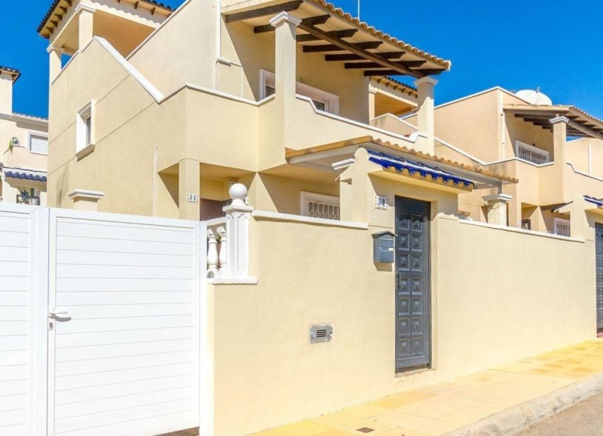 Resale - Villa / House - Orihuela Costa - Villamartín