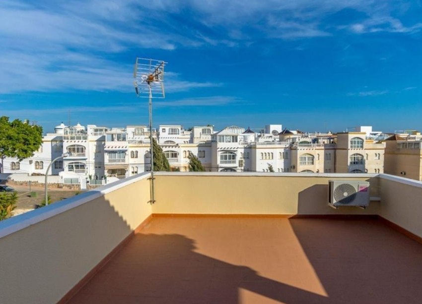 Resale - Villa / House - Orihuela Costa - Villamartín