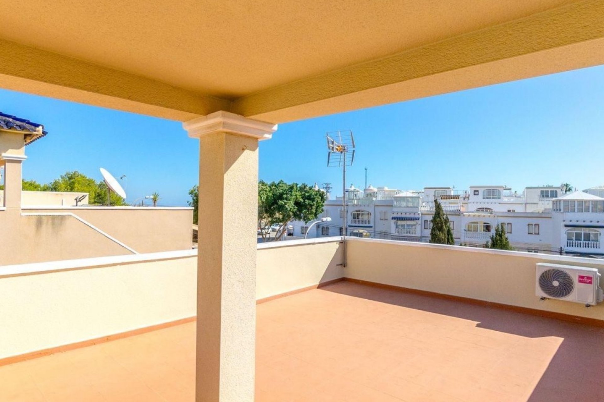 Resale - Villa / House - Orihuela Costa - Villamartín