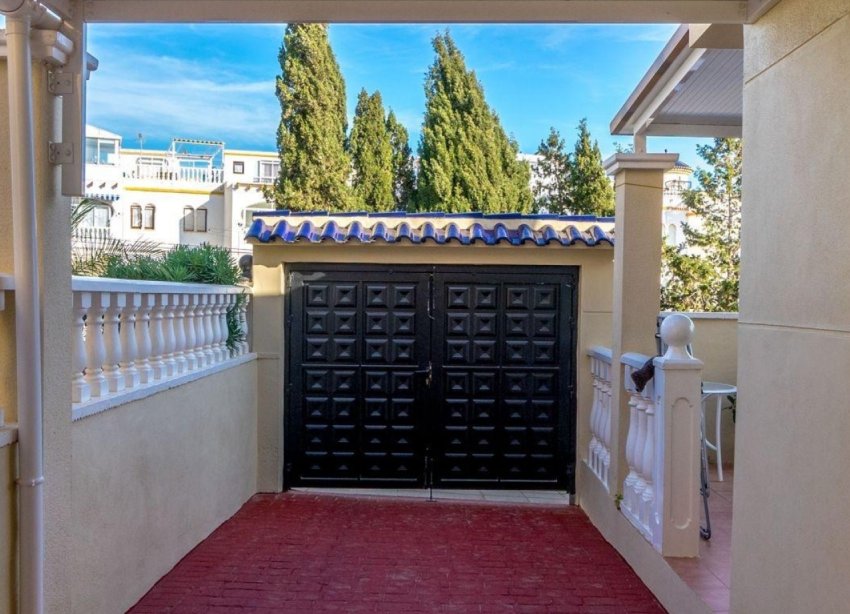 Resale - Villa / House - Orihuela Costa - Villamartín