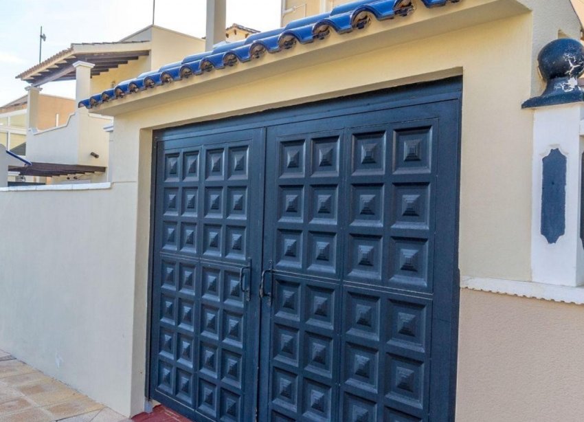 Resale - Villa / House - Orihuela Costa - Villamartín