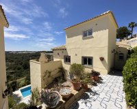 Resale - Villa / House - Orihuela Costa - Villamartín