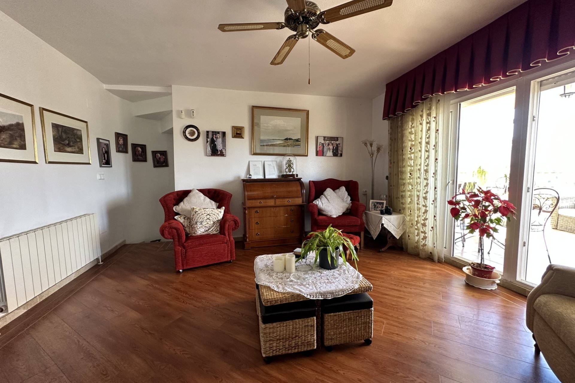 Resale - Villa / House - Orihuela Costa - Villamartín