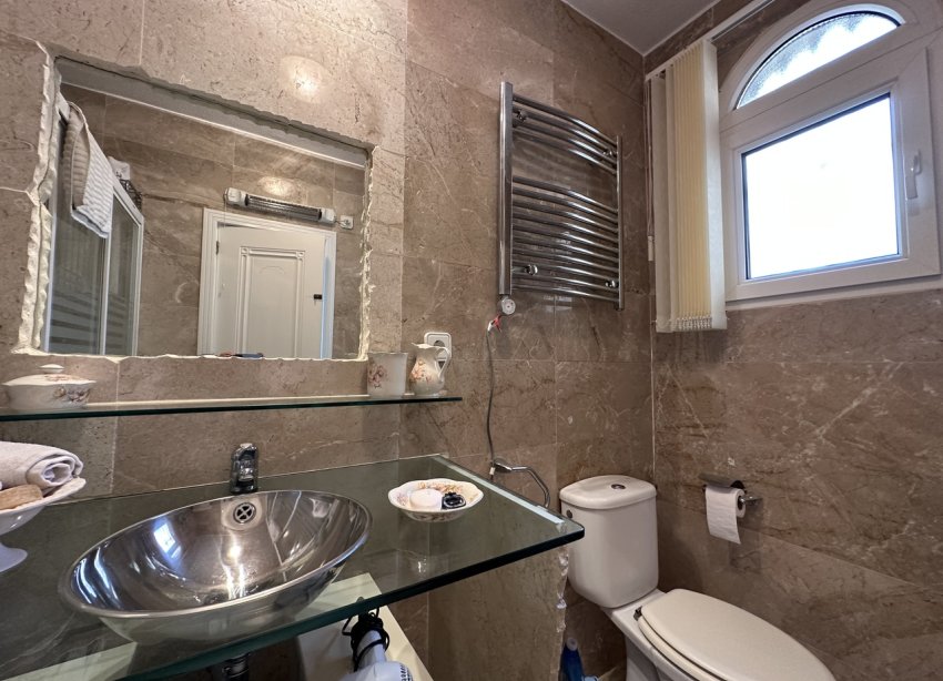 Resale - Villa / House - Orihuela Costa - Villamartín