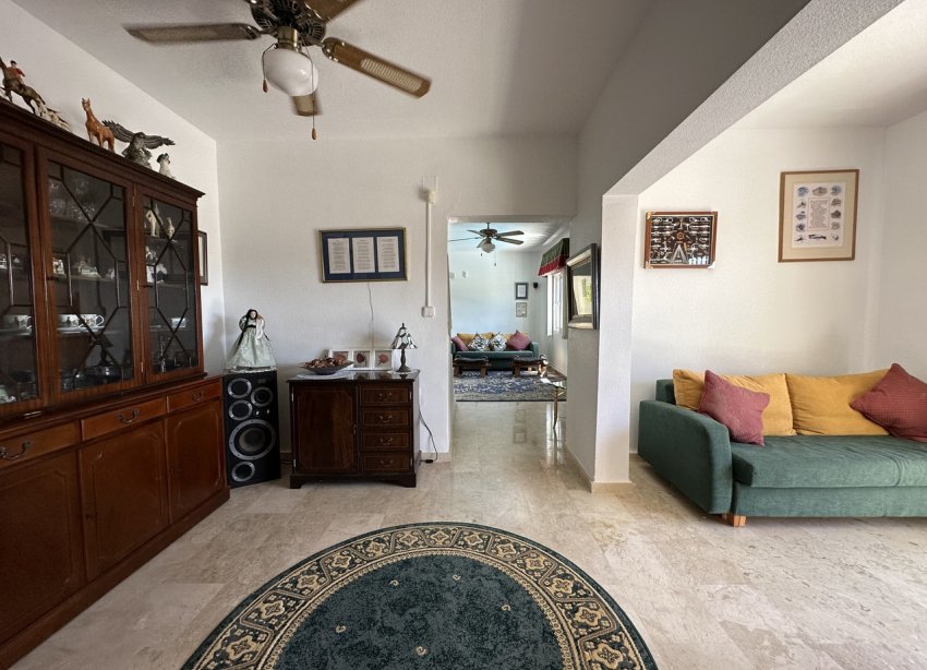 Resale - Villa / House - Orihuela Costa - Villamartín