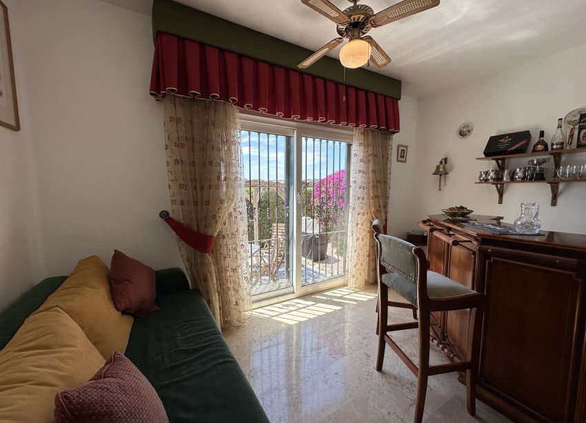 Resale - Villa / House - Orihuela Costa - Villamartín