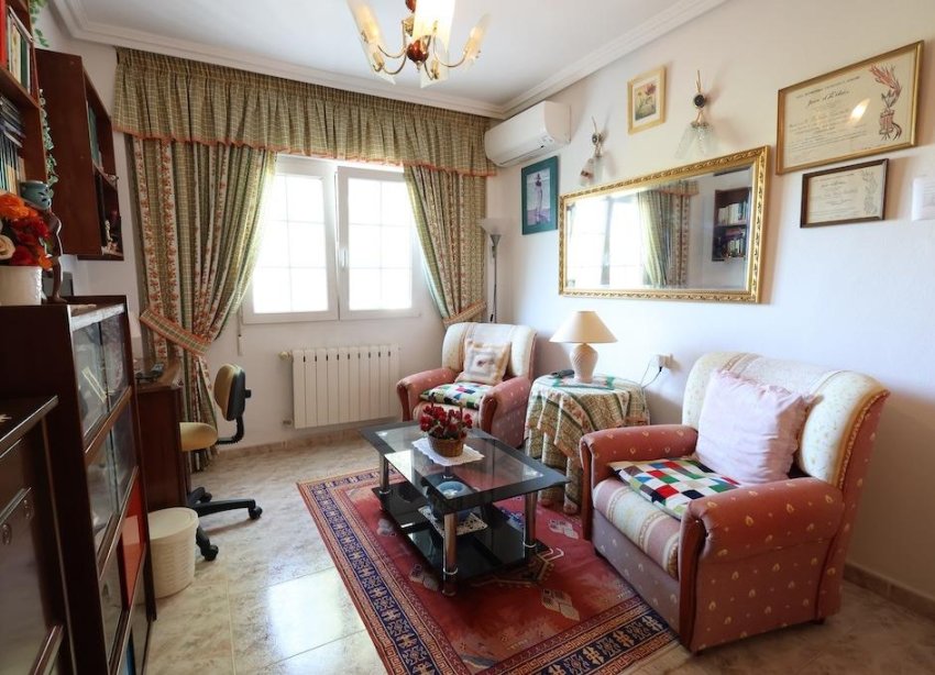 Resale - Villa / House - Orihuela Costa - Villamartín