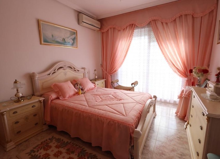 Resale - Villa / House - Orihuela Costa - Villamartín