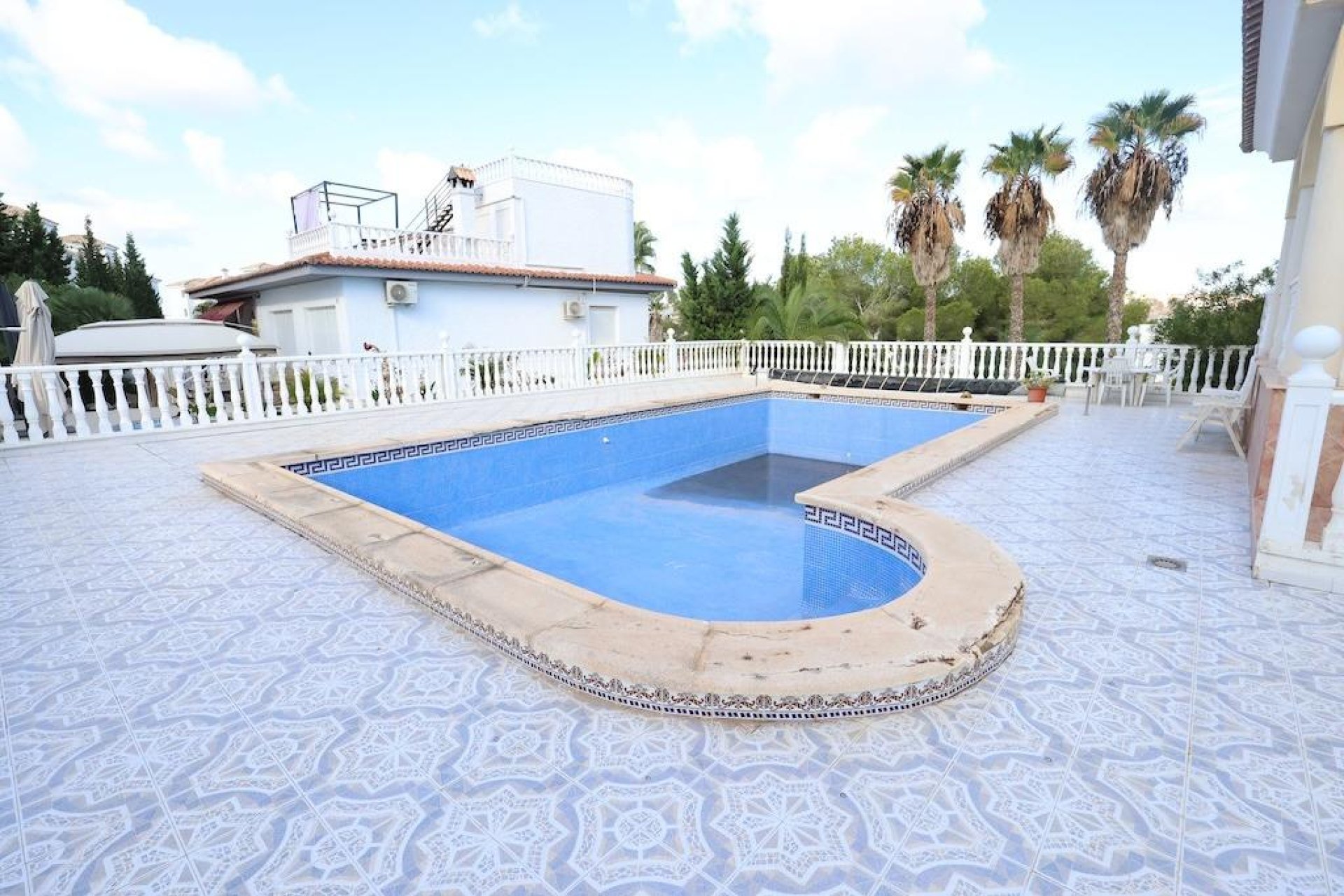 Resale - Villa / House - Orihuela Costa - Villamartín