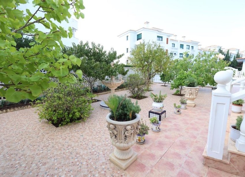 Resale - Villa / House - Orihuela Costa - Villamartín