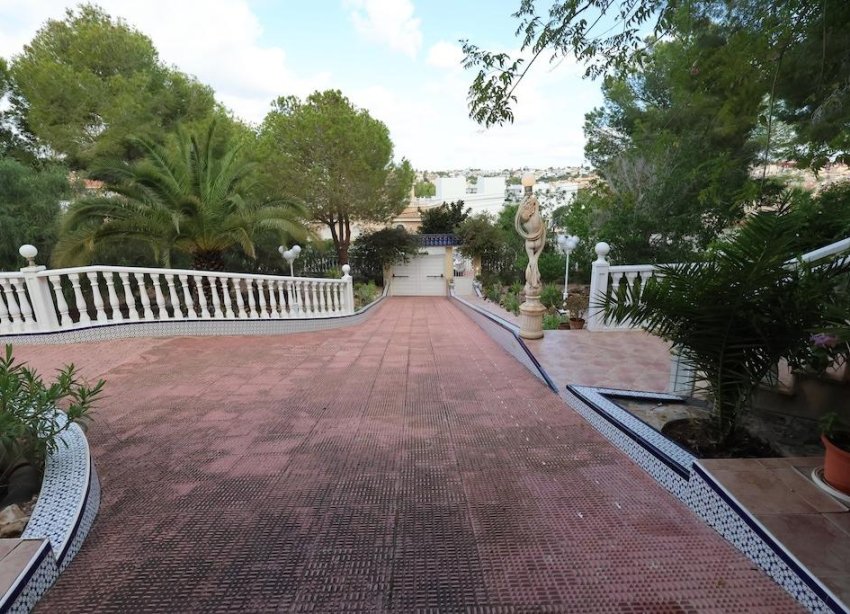 Resale - Villa / House - Orihuela Costa - Villamartín