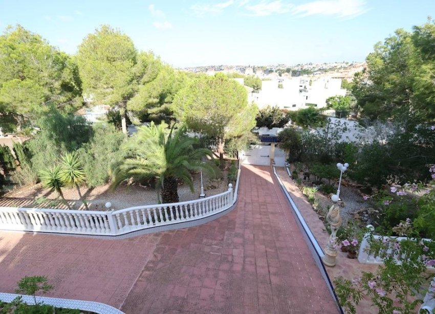 Resale - Villa / House - Orihuela Costa - Villamartín