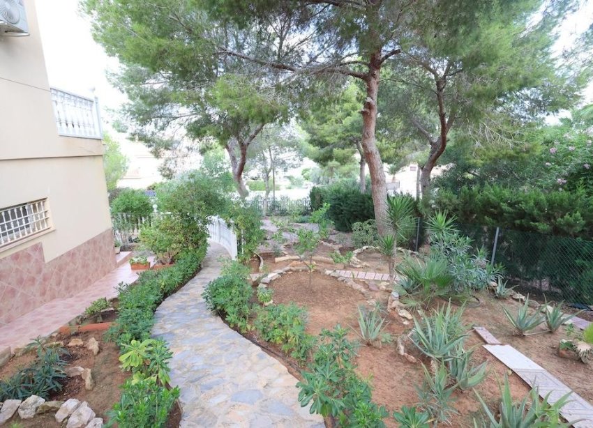 Resale - Villa / House - Orihuela Costa - Villamartín