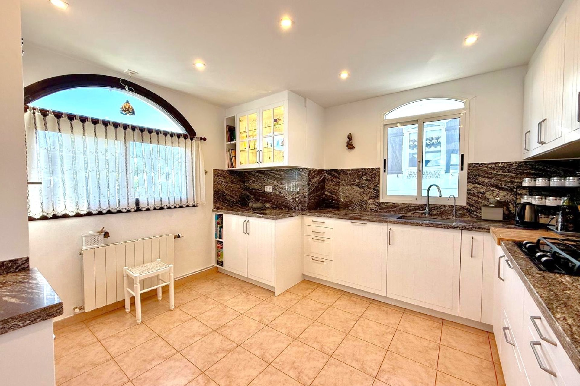 Resale - Villa / House - Orihuela Costa - Villamartín