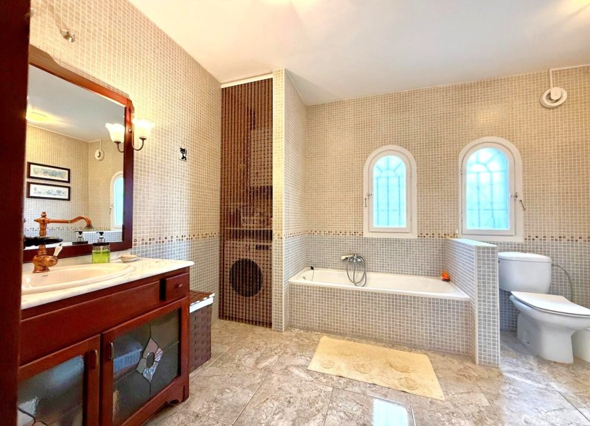 Resale - Villa / House - Orihuela Costa - Villamartín