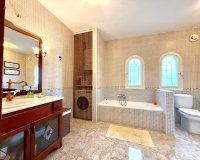Resale - Villa / House - Orihuela Costa - Villamartín