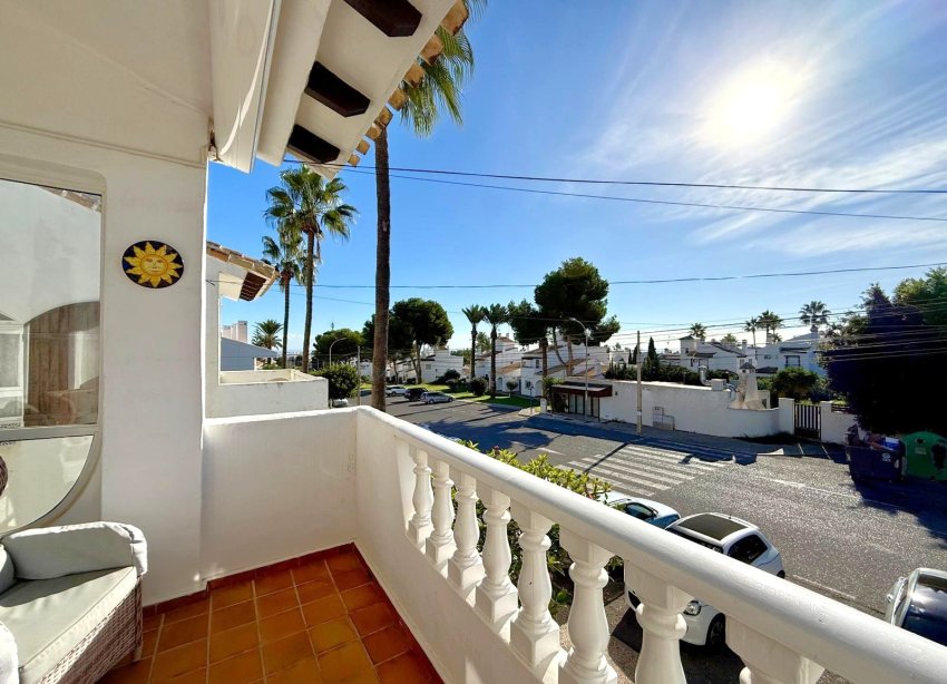 Resale - Villa / House - Orihuela Costa - Villamartín