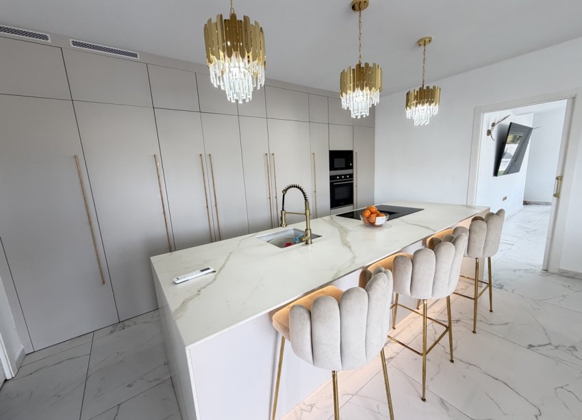 Resale - Villa / House - Orihuela Costa - Villamartín