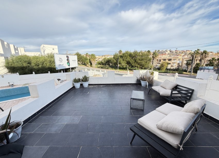 Resale - Villa / House - Orihuela Costa - Villamartín