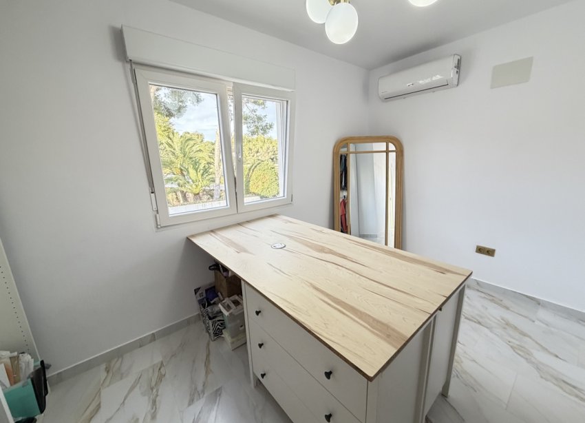 Resale - Villa / House - Orihuela Costa - Villamartín
