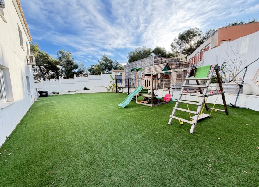 Resale - Villa / House - Orihuela Costa - Villamartín