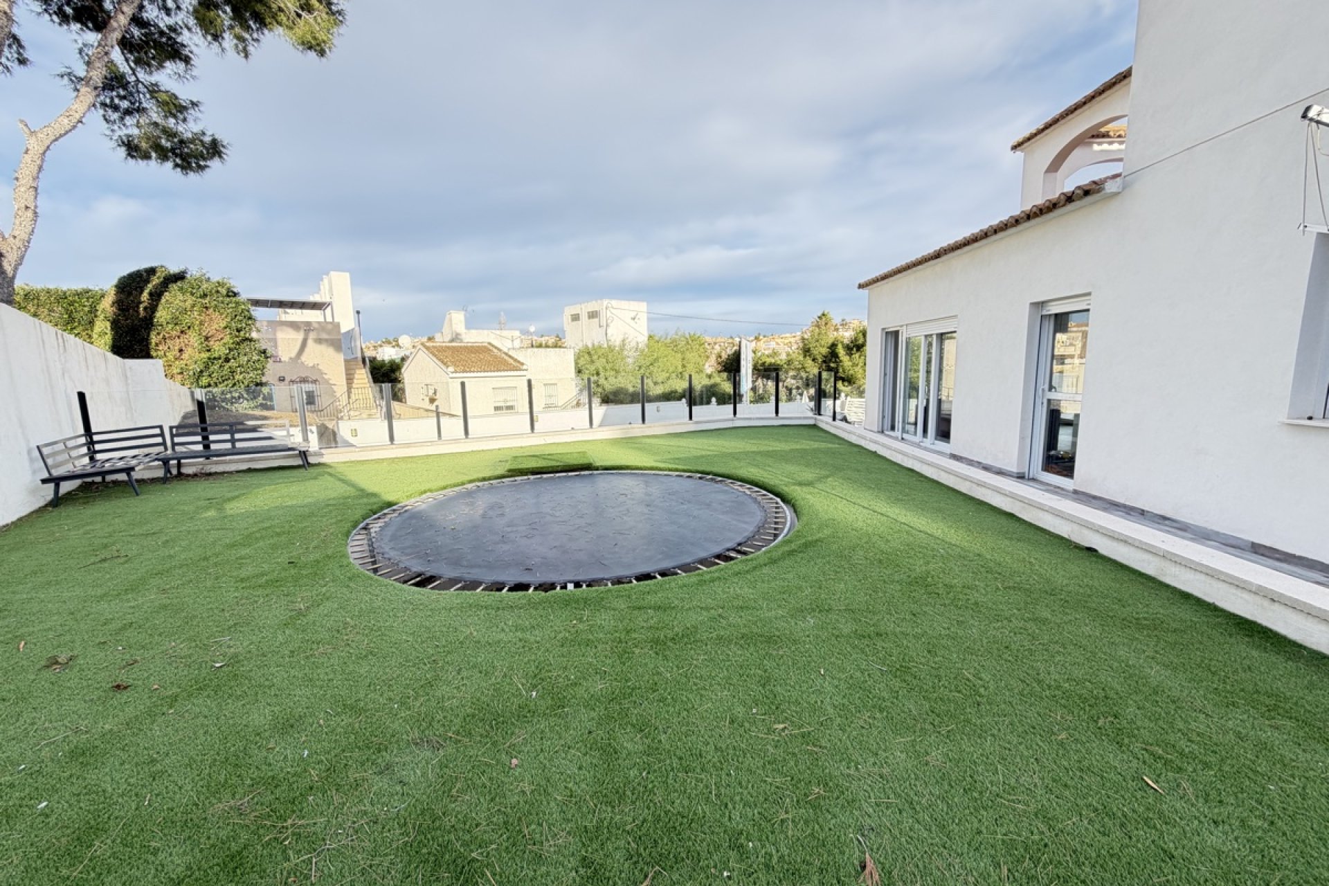 Resale - Villa / House - Orihuela Costa - Villamartín