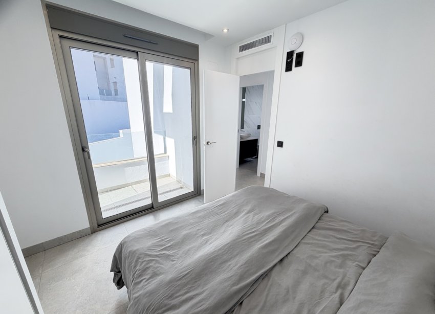 Resale - Villa / House - Orihuela Costa - Villamartín