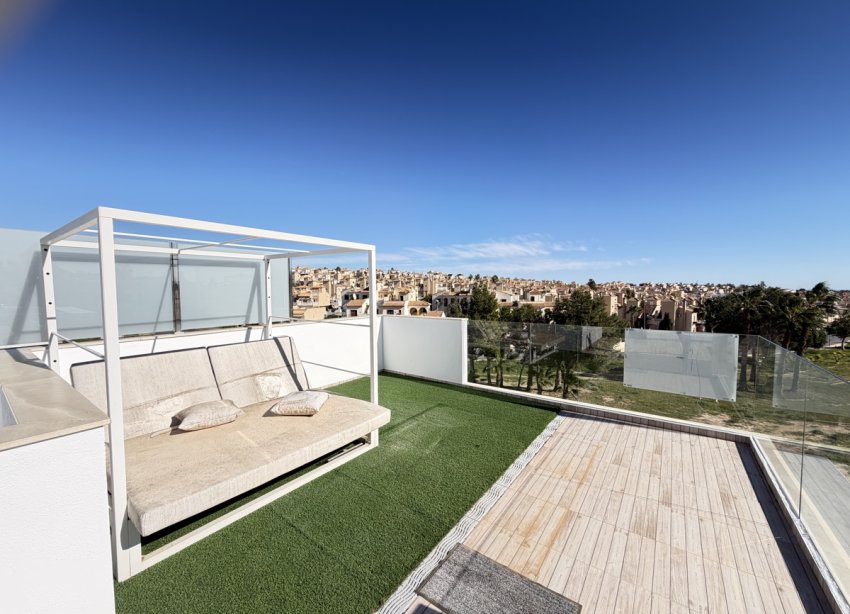 Resale - Villa / House - Orihuela Costa - Villamartín