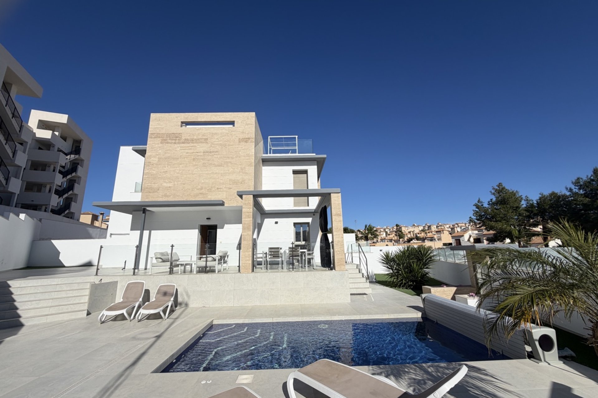 Resale - Villa / House - Orihuela Costa - Villamartín