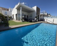 Resale - Villa / House - Orihuela Costa - Villamartín
