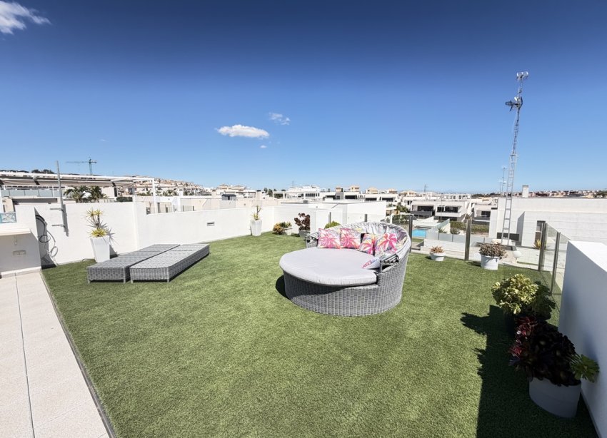 Resale - Villa / House - Orihuela Costa - Villamartín