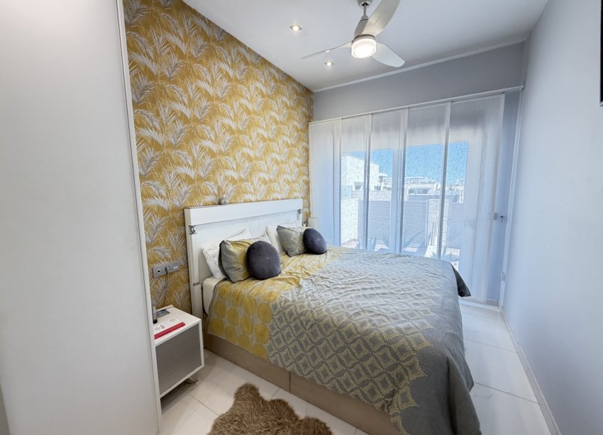 Resale - Villa / House - Orihuela Costa - Villamartín