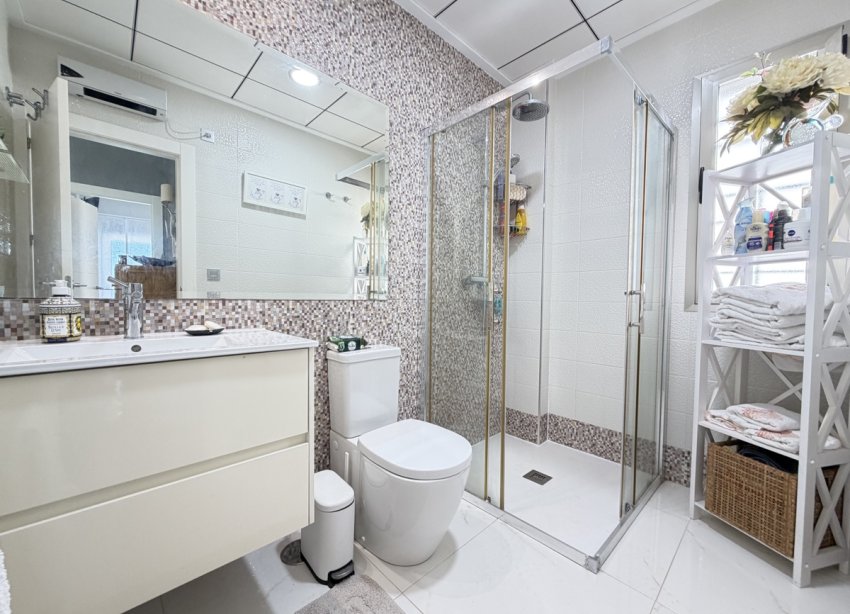 Resale - Villa / House - Orihuela Costa - Villamartín
