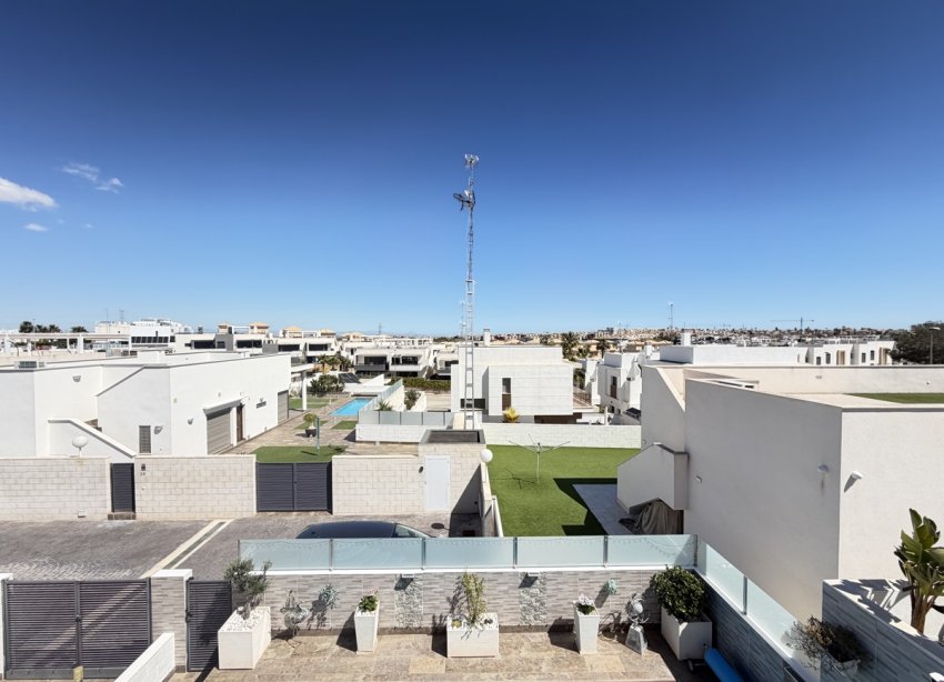 Resale - Villa / House - Orihuela Costa - Villamartín