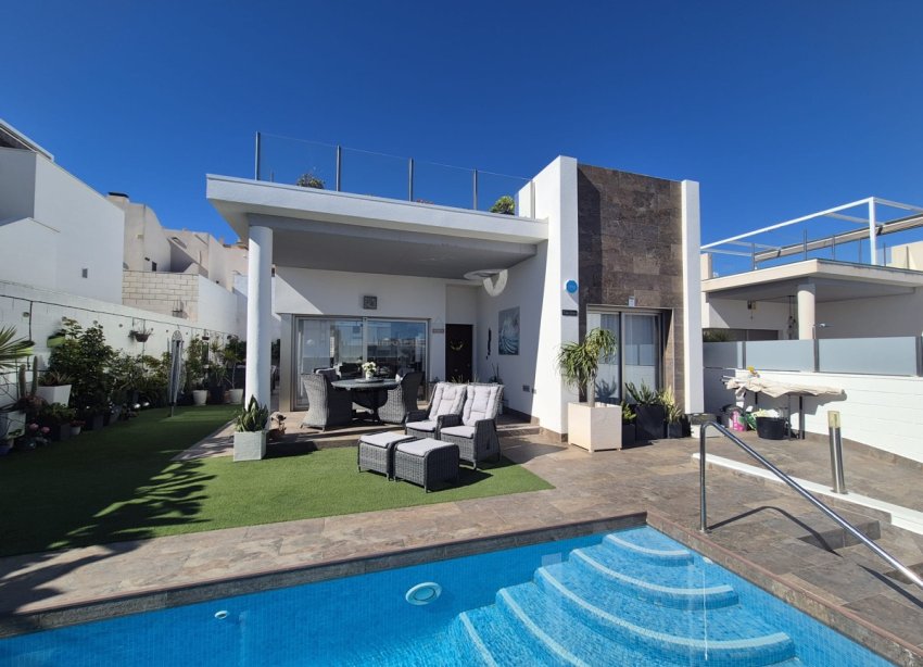 Resale - Villa / House - Orihuela Costa - Villamartín
